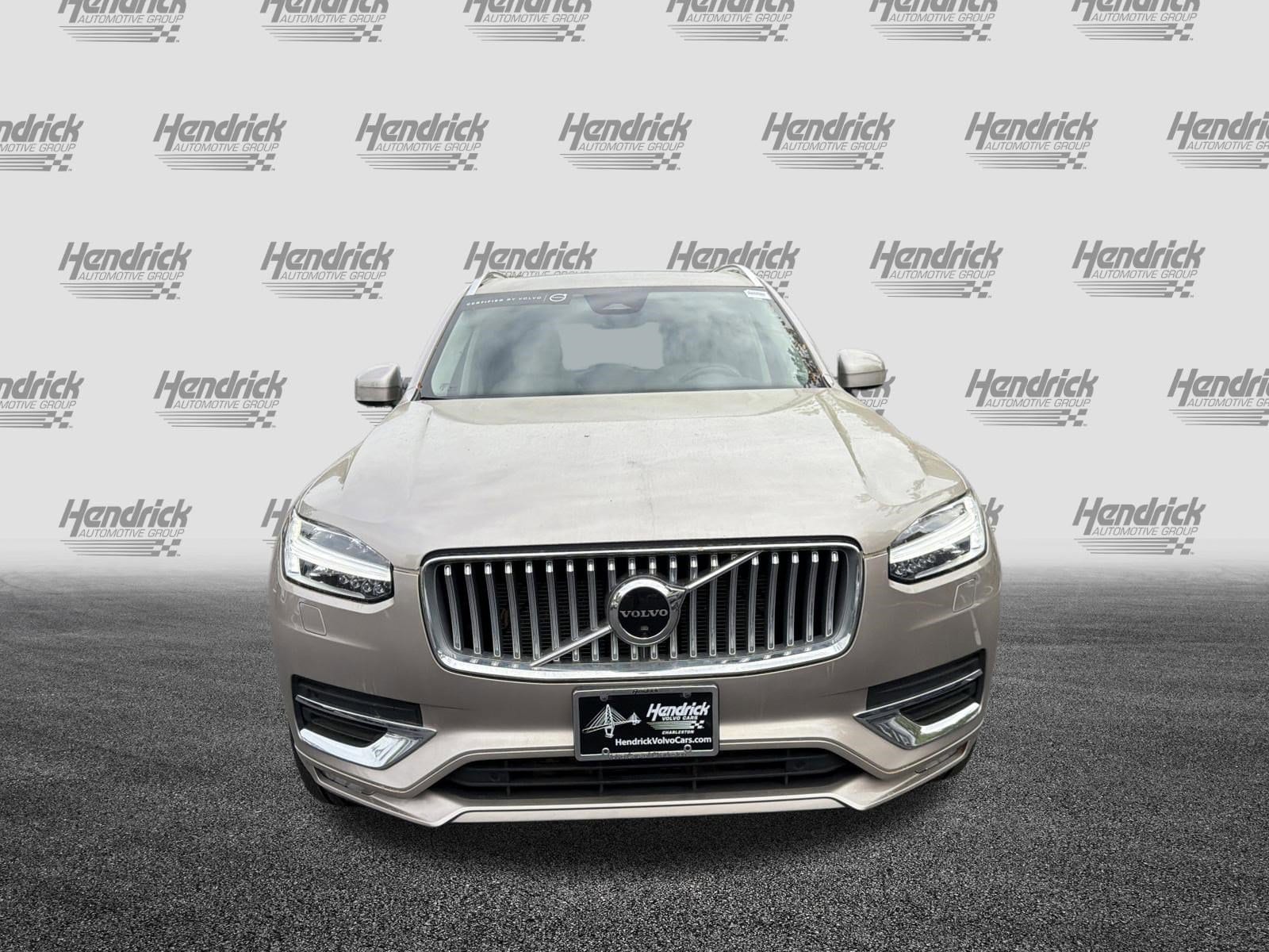 2023 Volvo XC90 Plus photo 2