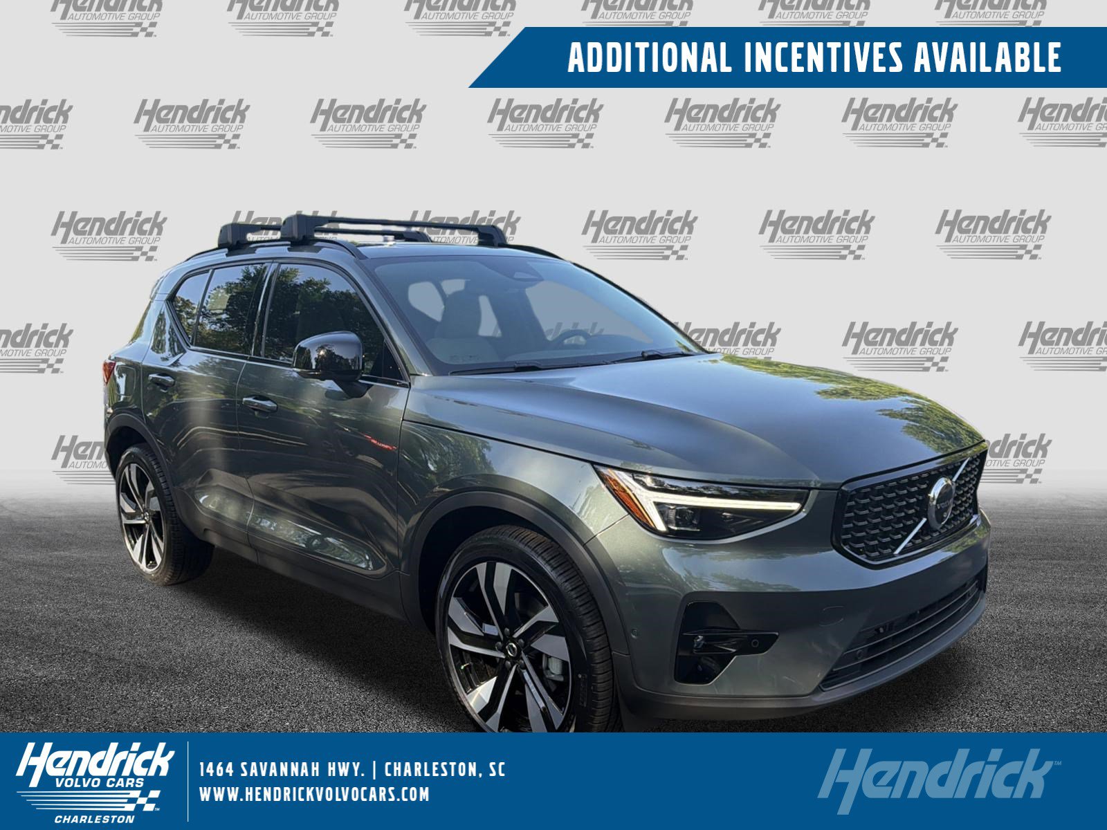 2026 Volvo XC40 B5 Ultra Dark AWD's photo