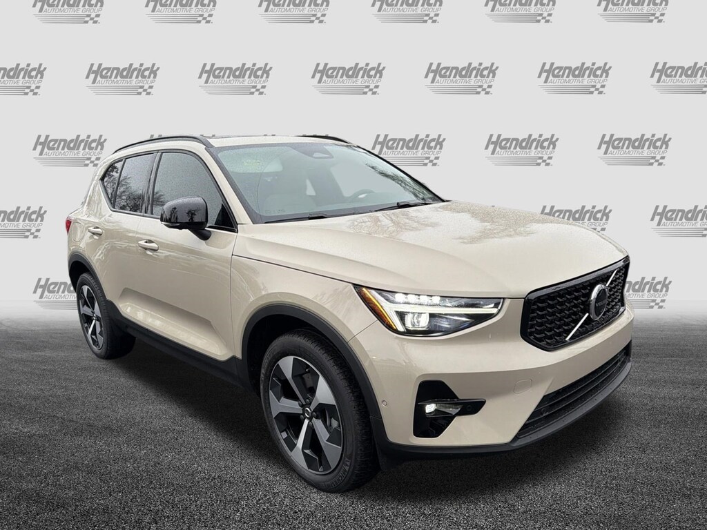 New 2026 Volvo XC40 B4 Plus SUV
