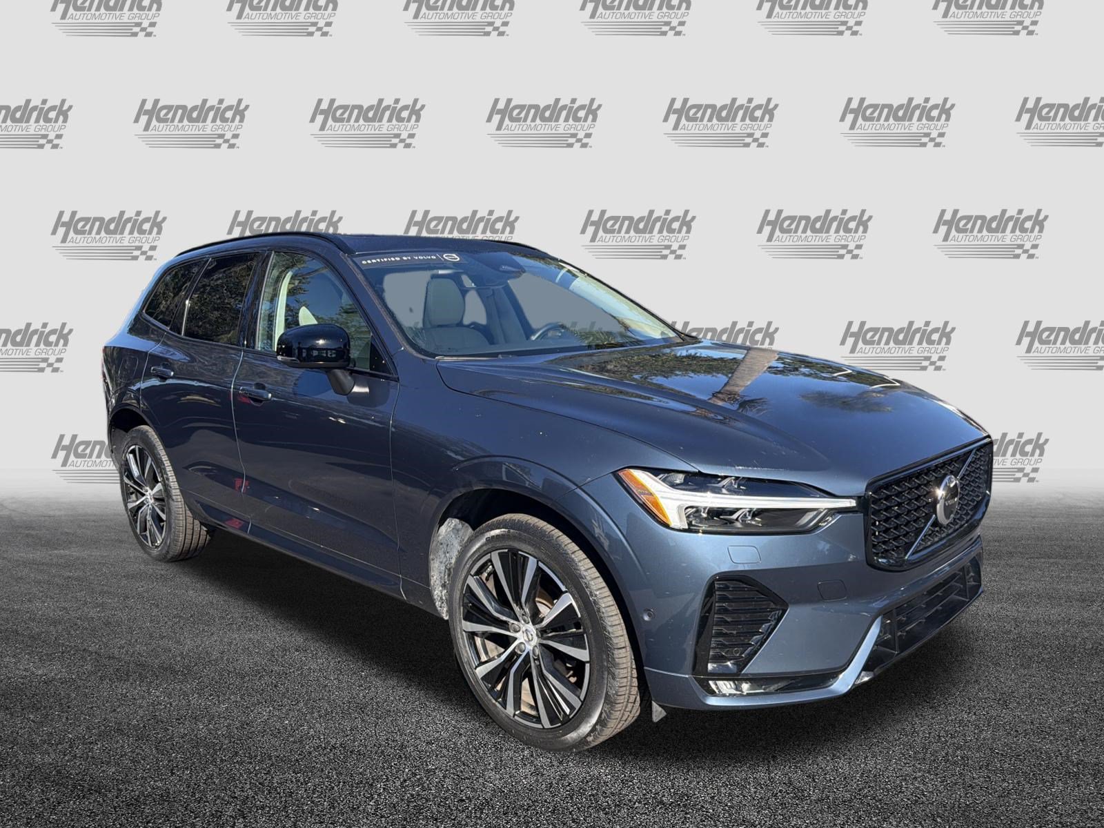 2024 Volvo XC60 Plus Dark Theme SUV