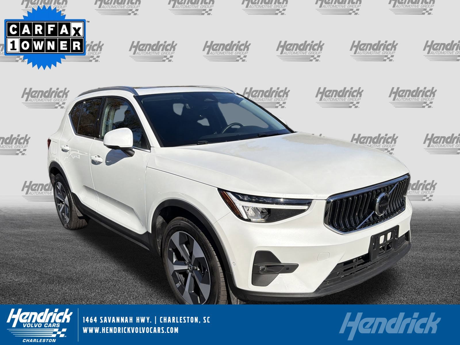 2025 Volvo XC40 Plus's photo