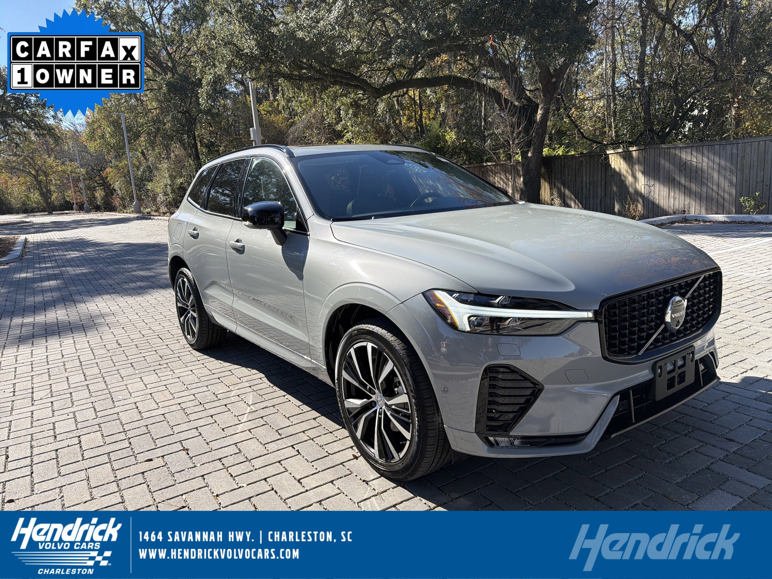 2025 Volvo XC60 Plus's photo