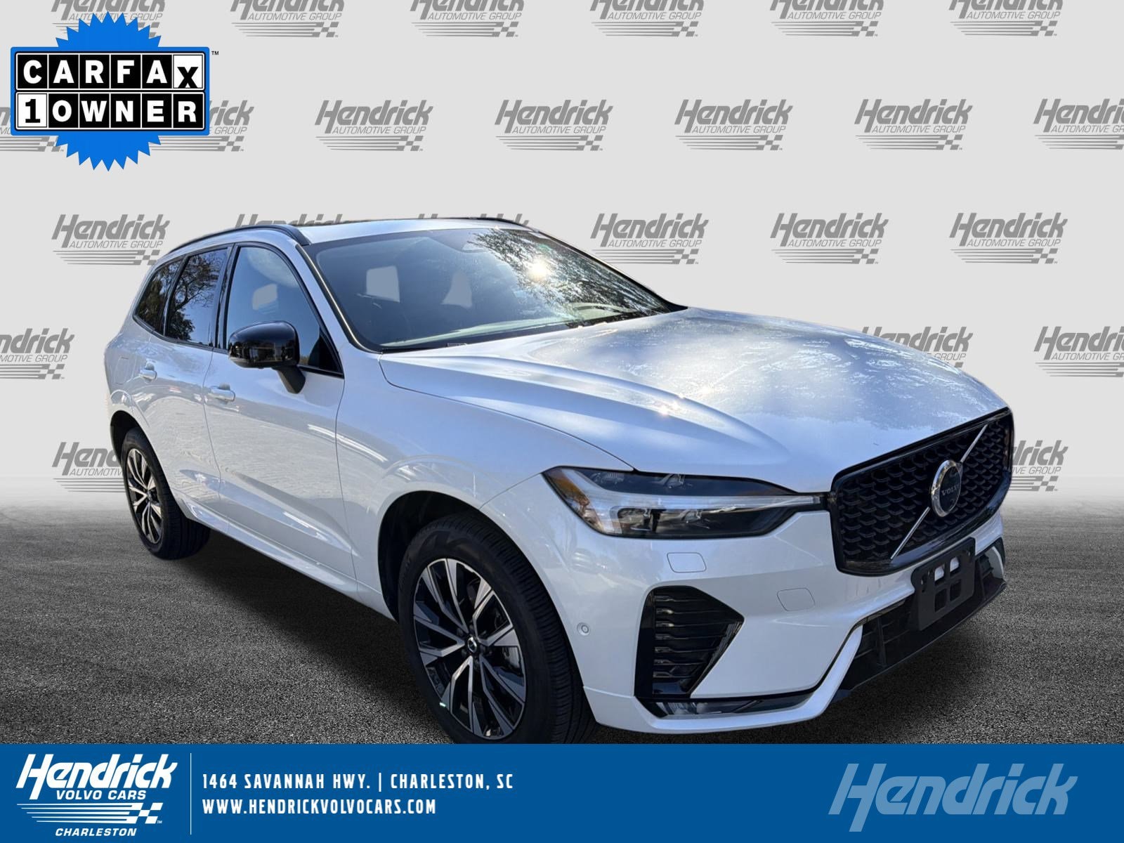 2025 Volvo XC60 Plus's photo