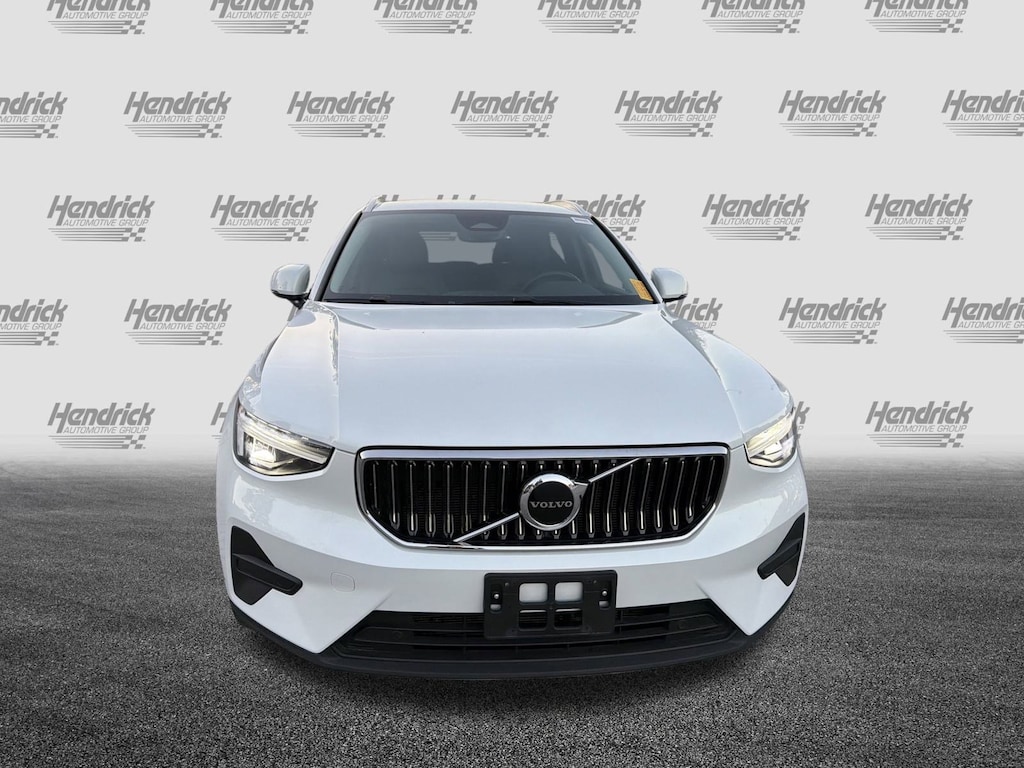 Certified 2025 Volvo XC40 Core Bright Theme SUV