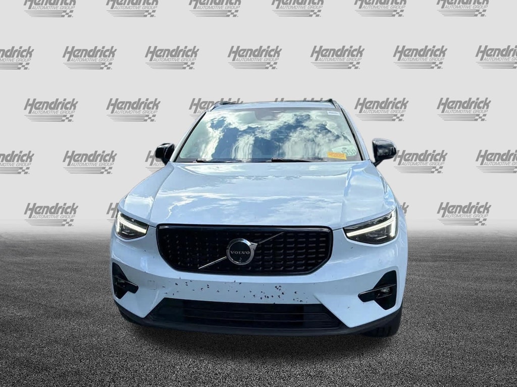 Used 2024 Volvo XC40 Ultimate Dark Theme SUV