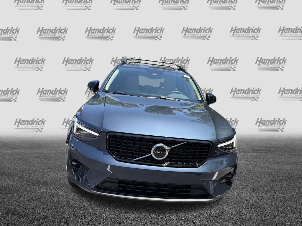 New 2026 Volvo XC40 B5 Plus SUV