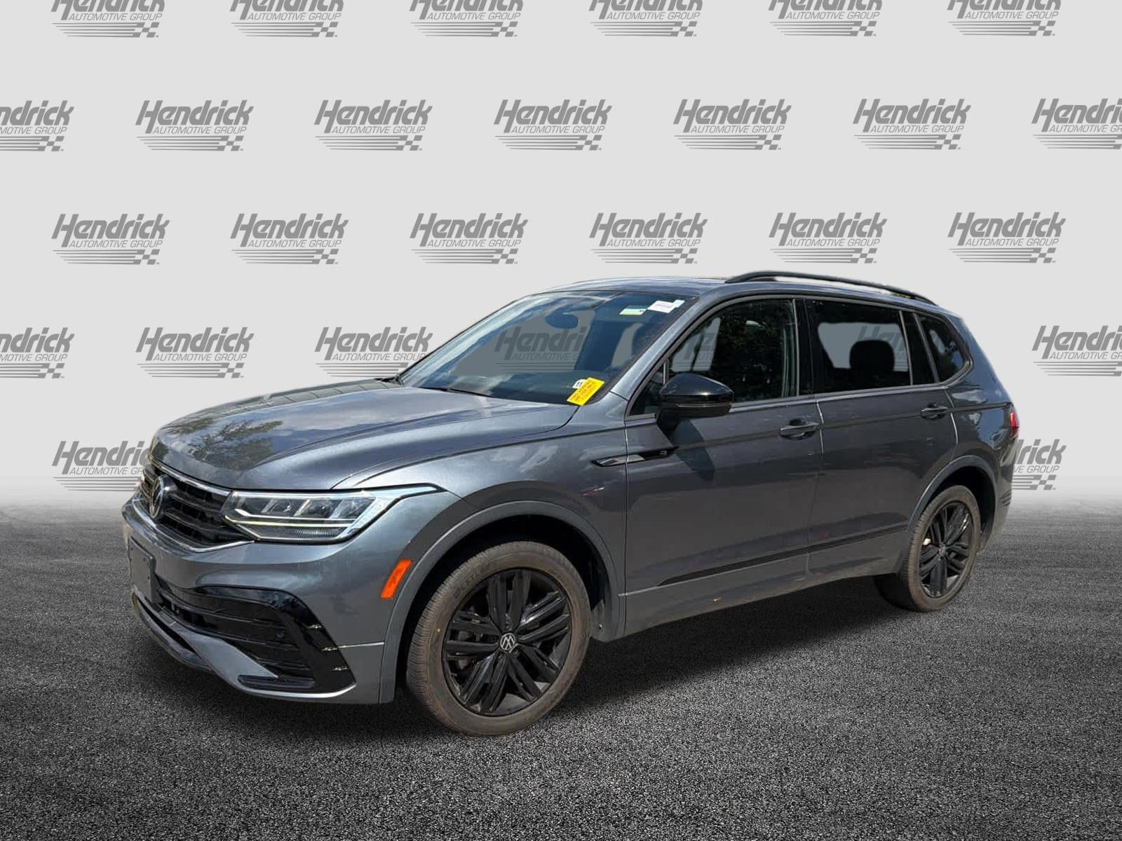 2022 Volkswagen Tiguan SE R-Line Black 4MOTION photo 3