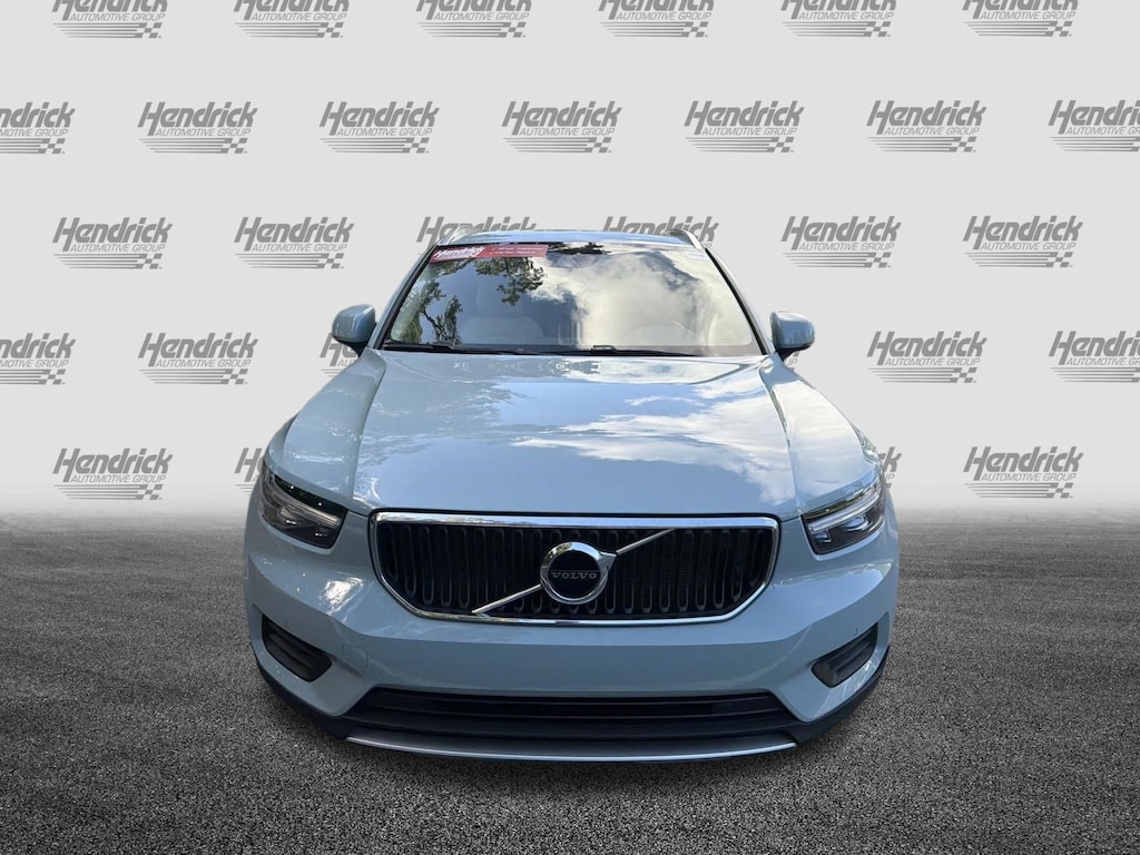 Used 2019 Volvo XC40 Momentum SUV