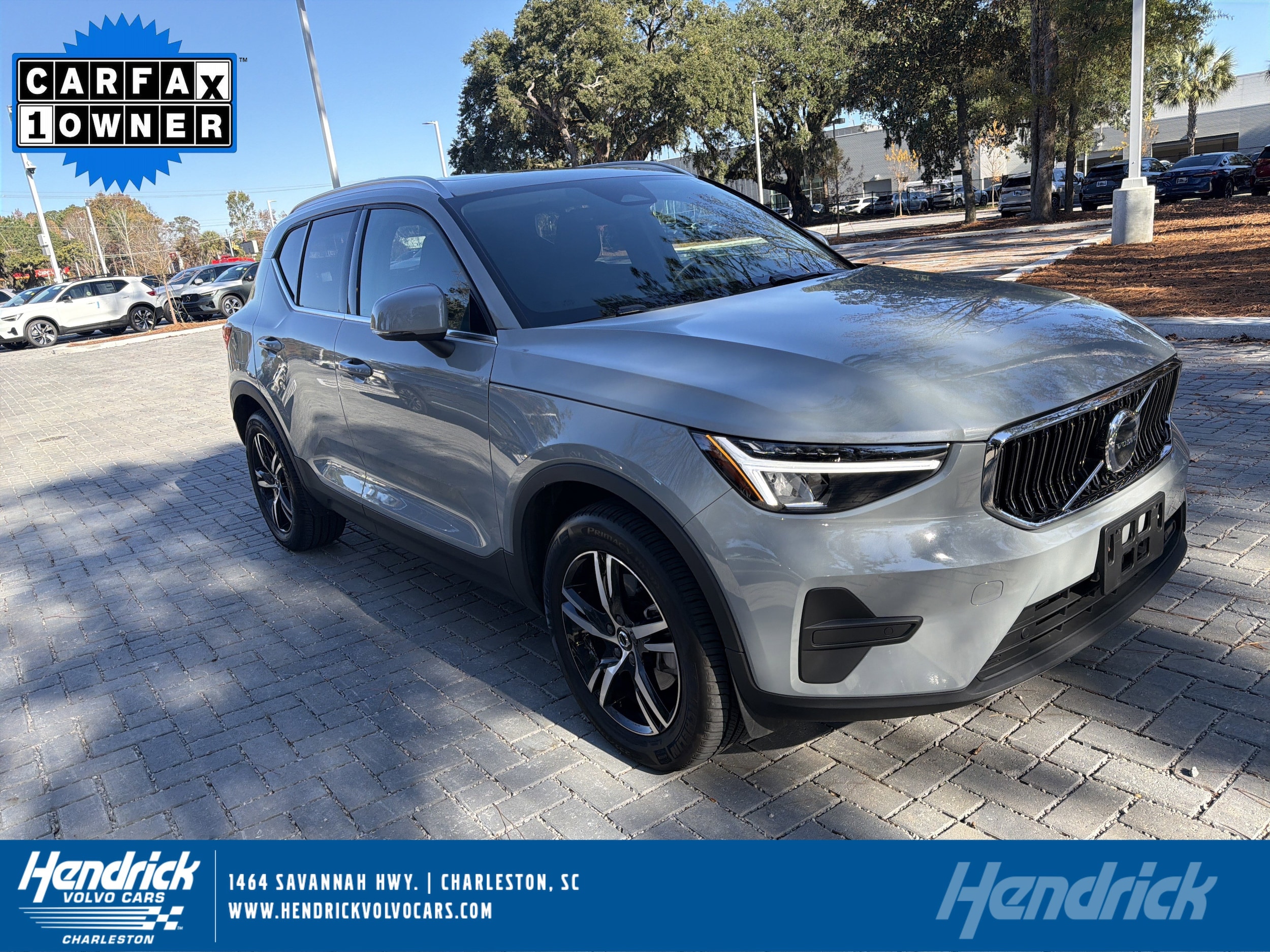 2025 Volvo XC40 Core's photo