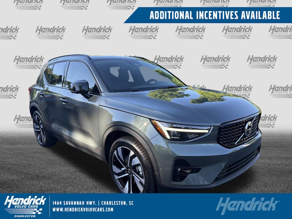 New 2026 Volvo XC40 B5 Plus SUV