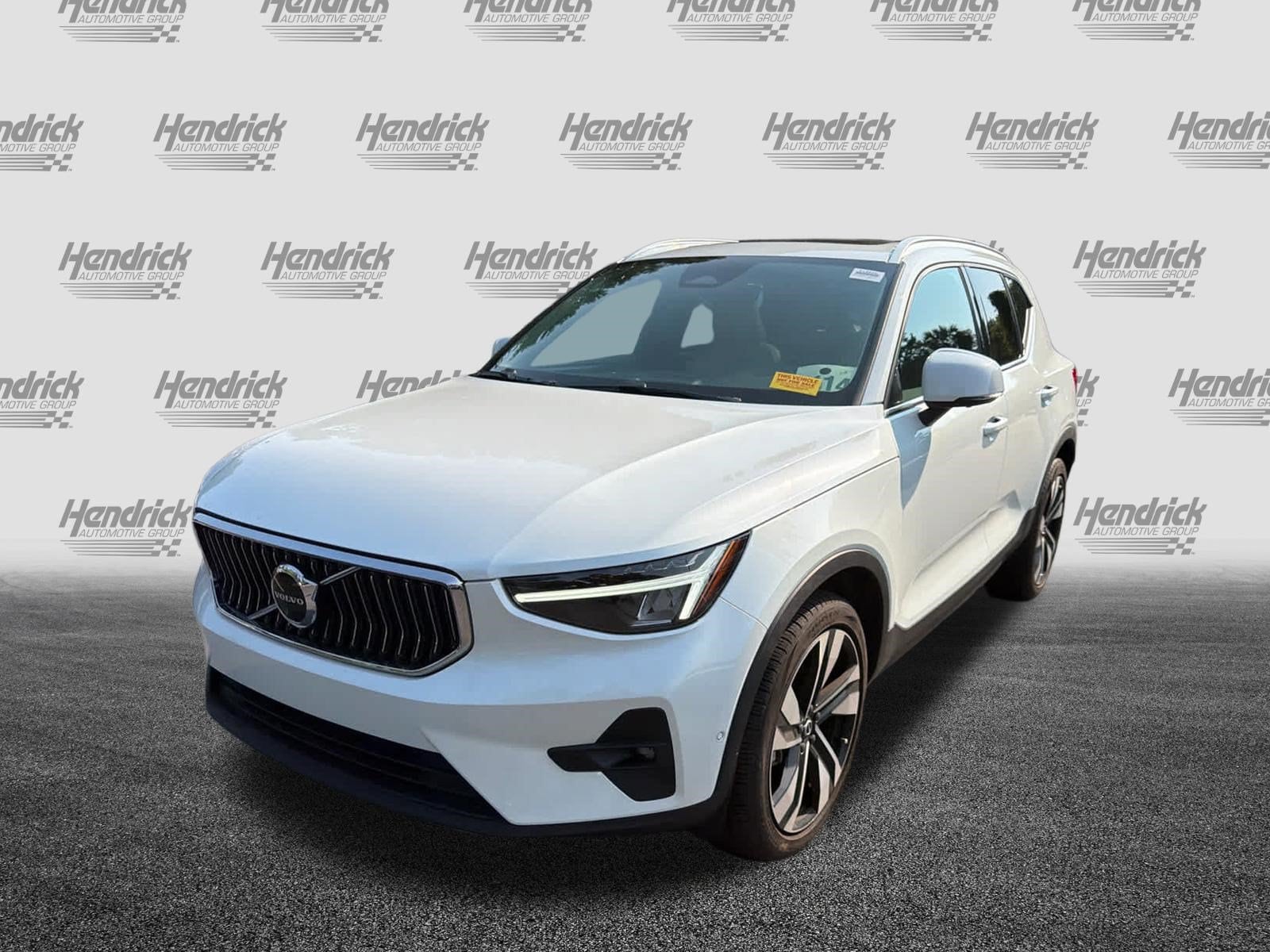 Volvo XC40 Plus Bright Theme