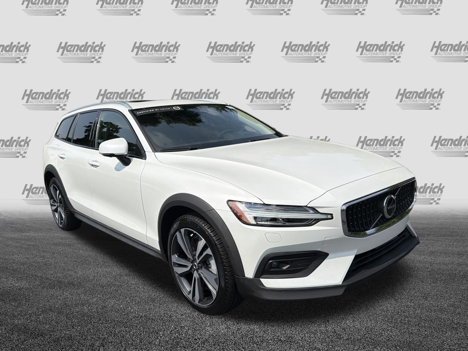 Volvo V60 Cross Country Plus