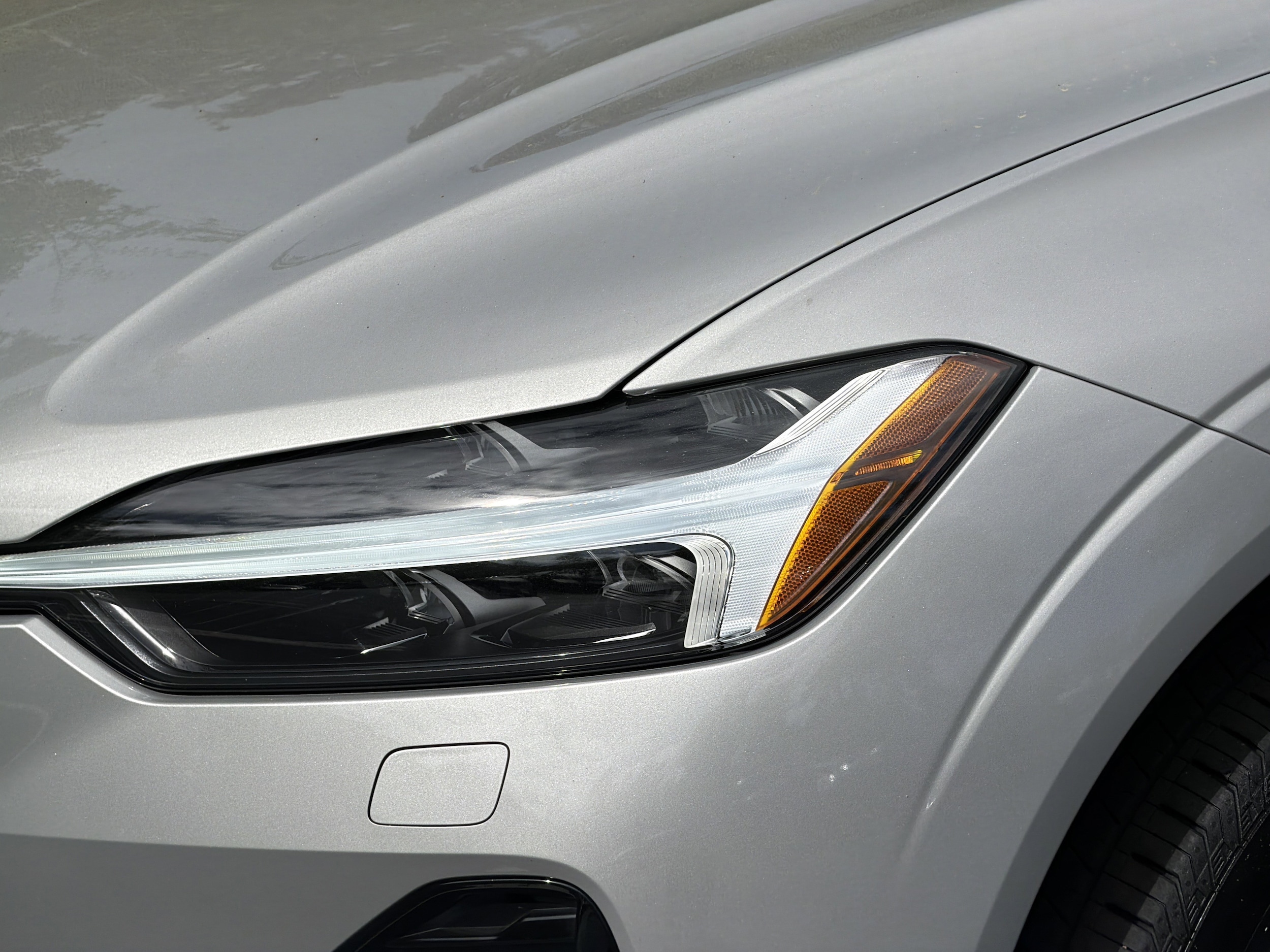 2025 Volvo XC60 Plus photo 5