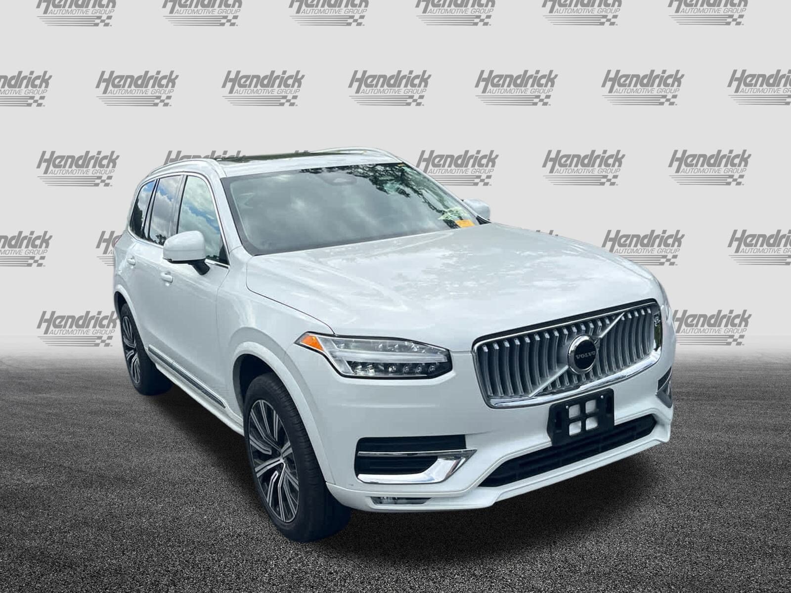 2025 Volvo XC90 Core photo 2