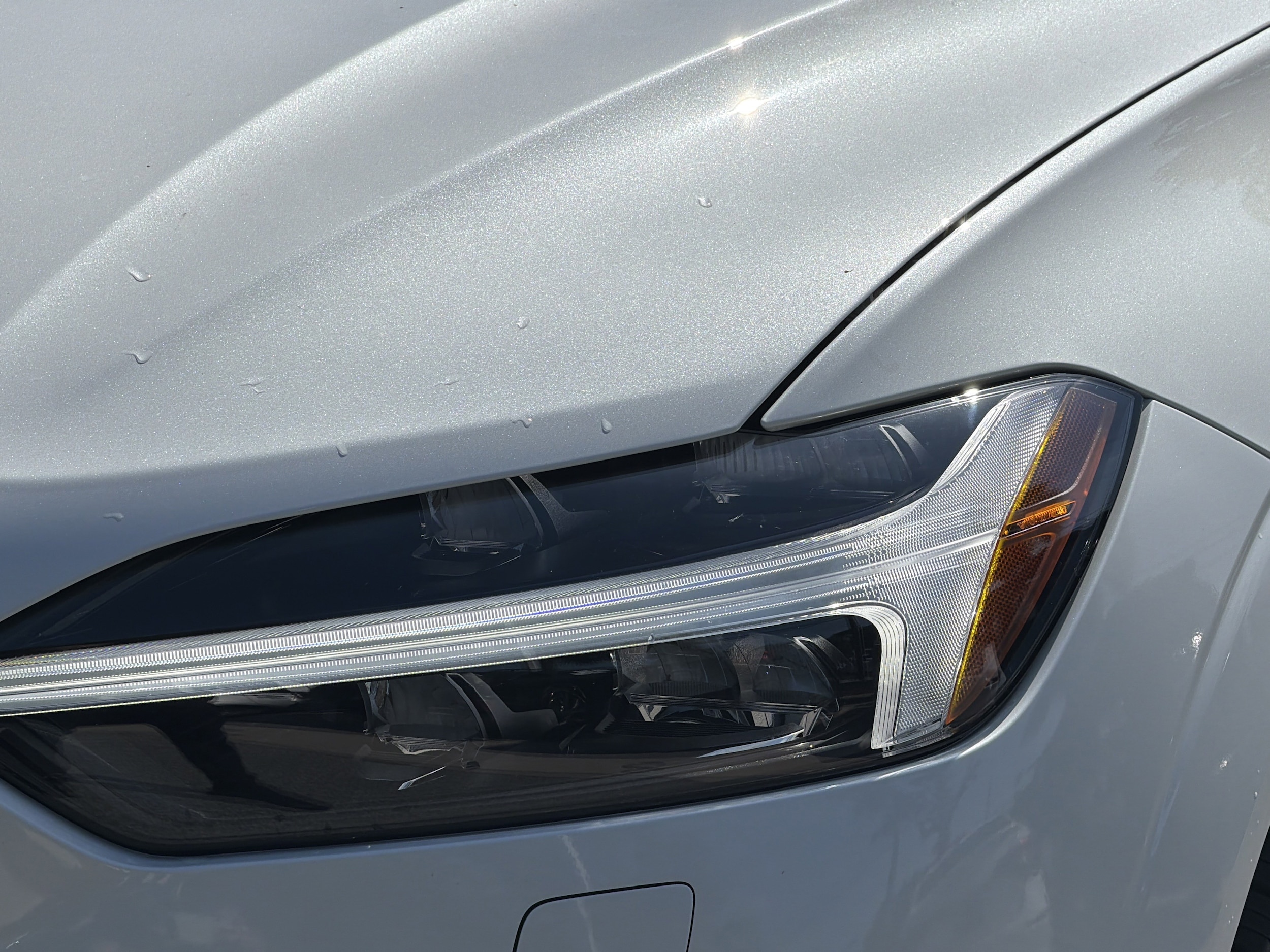 2026 Volvo XC60 Plus photo 5