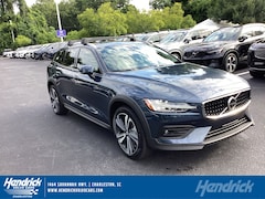 2026 Volvo V60 Cross Country B5 Plus Wagon