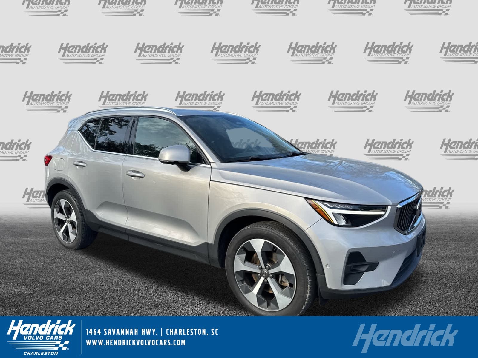2023 Volvo XC40 Plus's photo