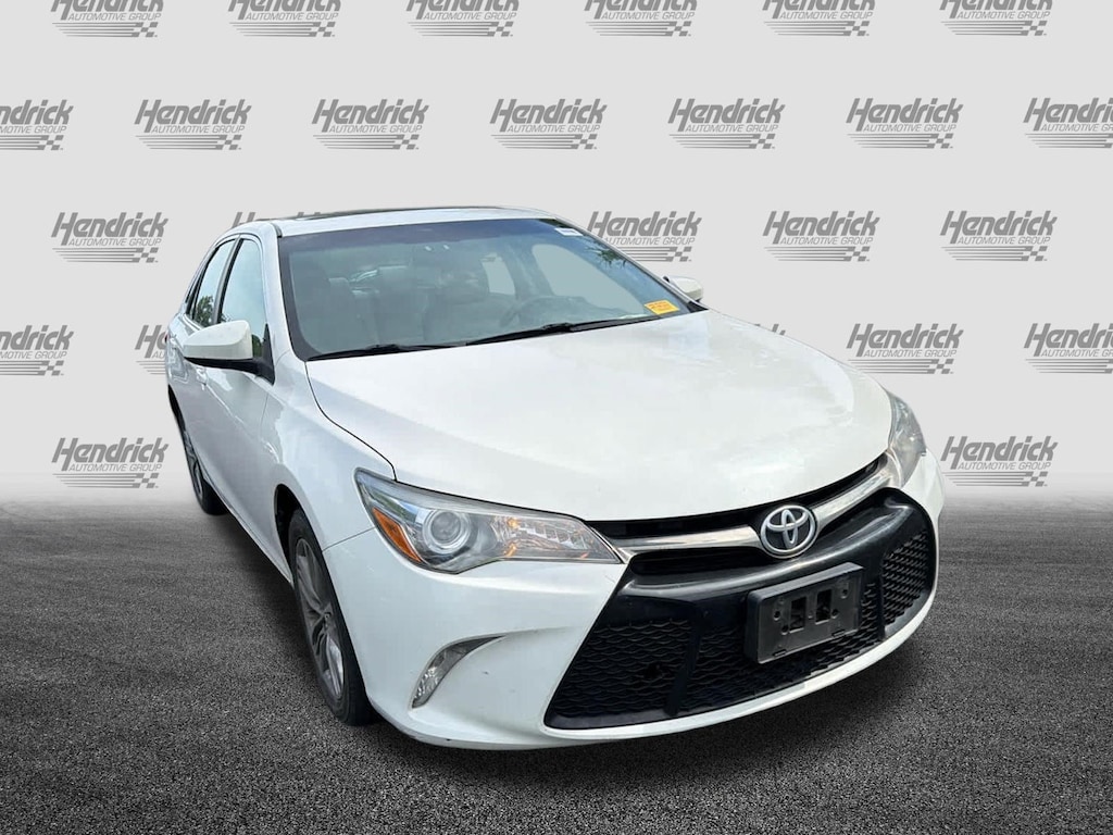 Used 2015 Toyota Camry SE Sedan