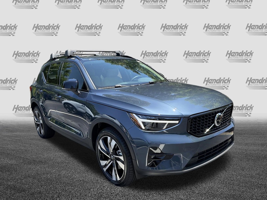 New 2026 Volvo XC40 B5 Plus SUV