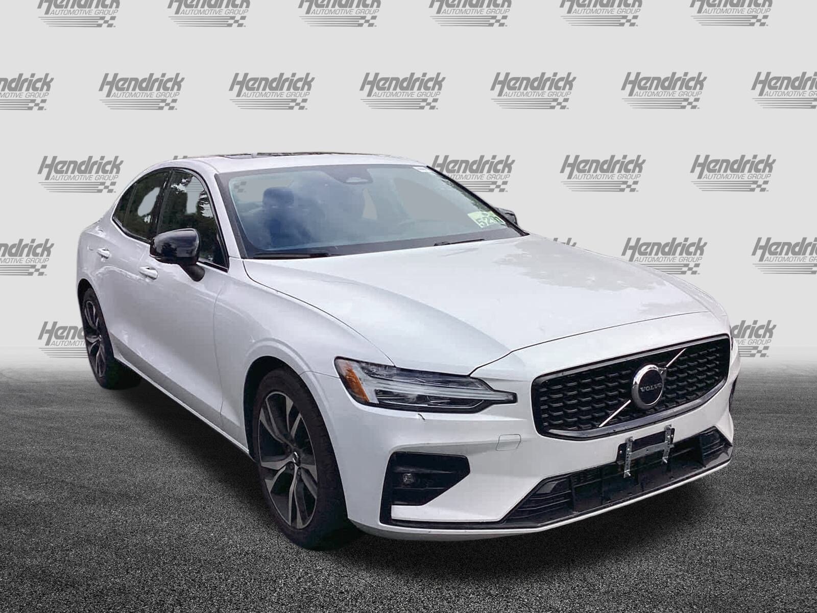 2024 Volvo S60 Core photo 3