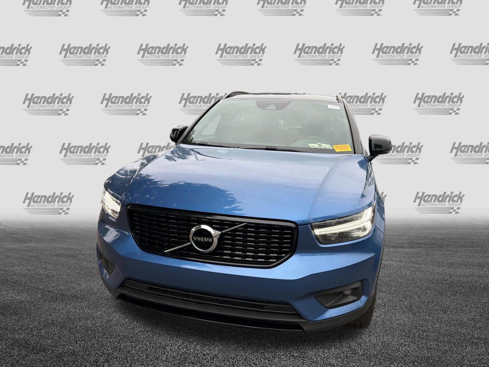 2019 Volvo XC40 R-Design photo 4