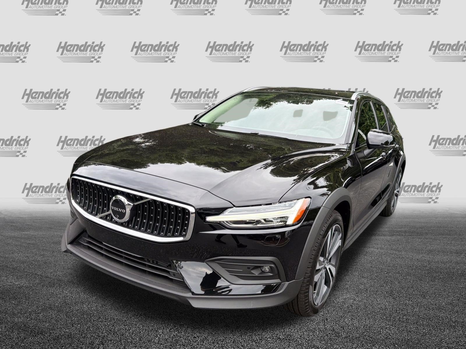 Volvo V60 Cross Country B5 Plus