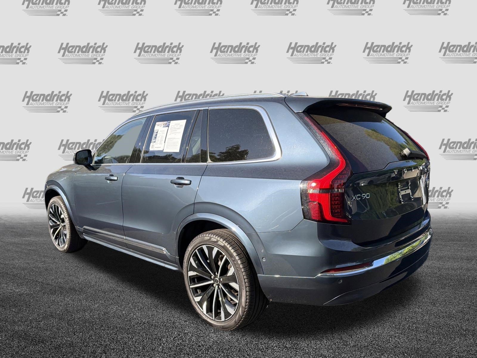 2025 Volvo XC90 Plus photo 3