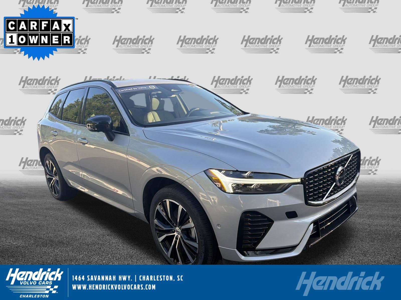 2024 Volvo XC60 B5 Plus Dark Theme AWD's photo
