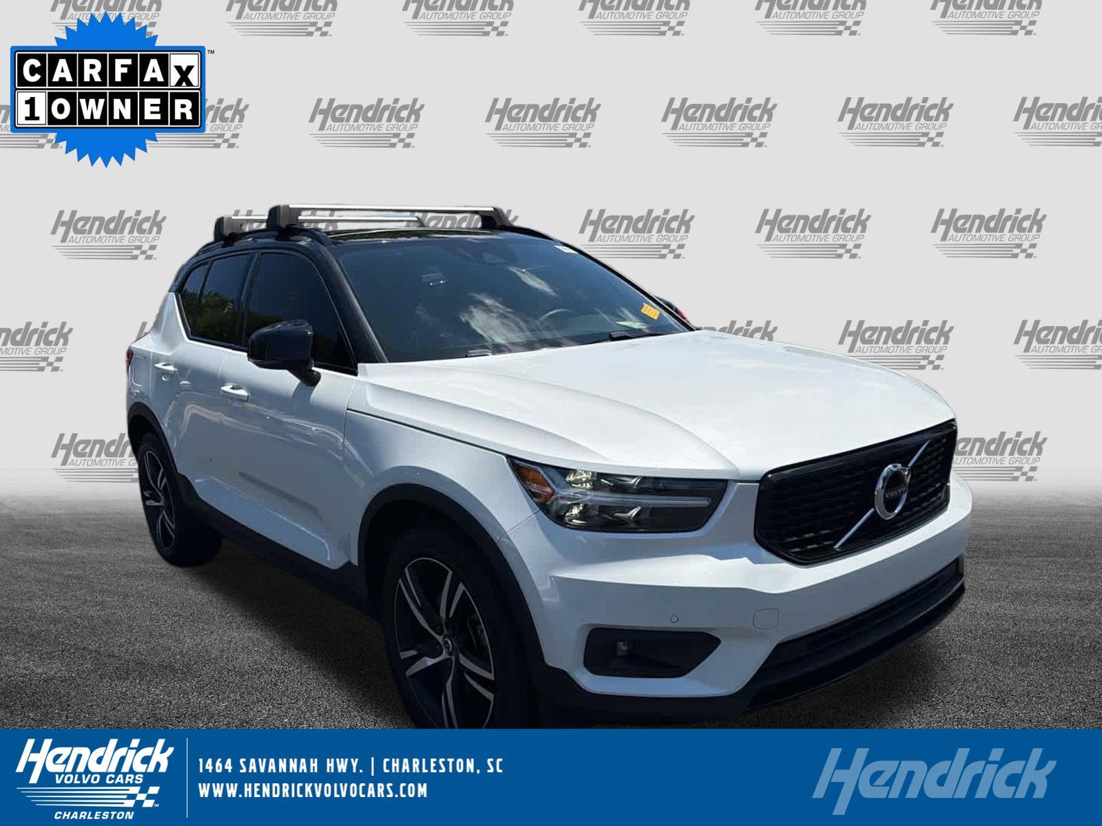 2022 Volvo XC40 T4 R-Design's photo