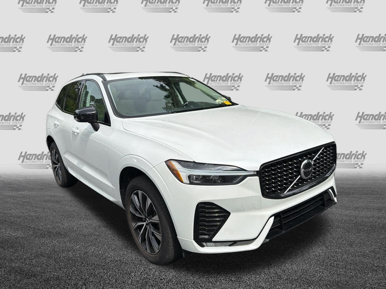 Volvo XC60 Core Dark Theme
