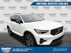 2026 Volvo XC40 B4 Core FWD SUV