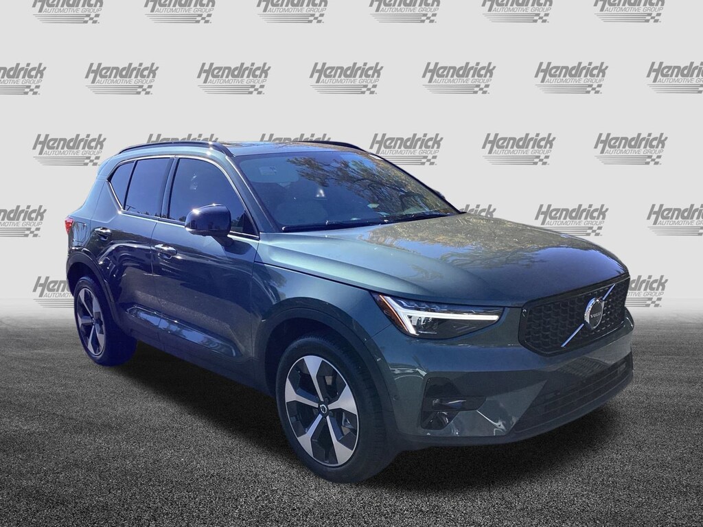 New 2026 Volvo XC40 B5 Plus SUV