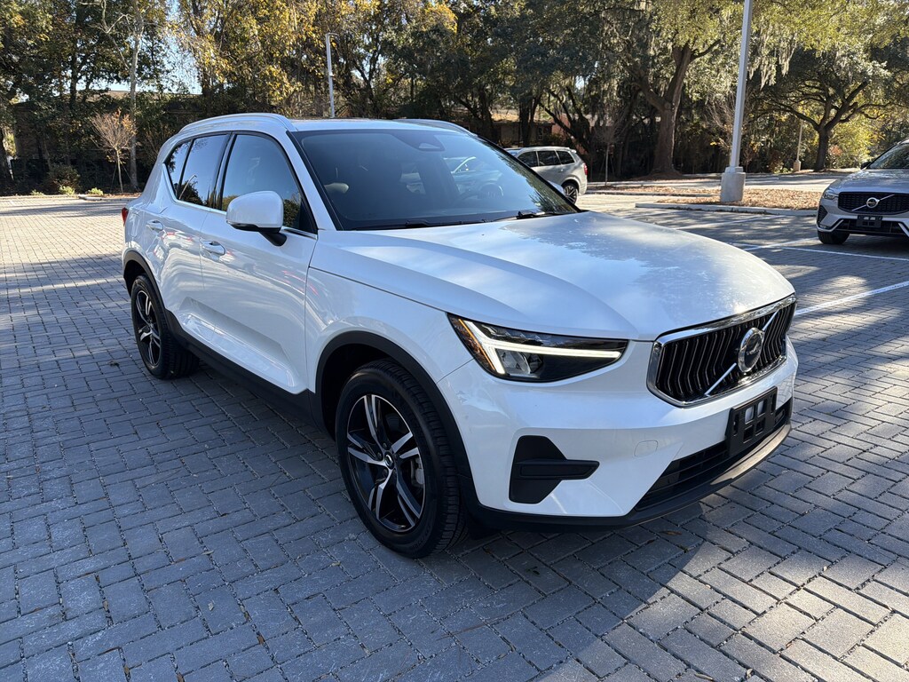 Certified 2025 Volvo XC40 Plus Bright Theme SUV