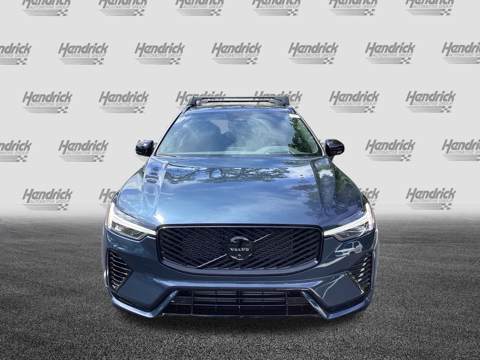 2026 Volvo XC60 T8 Black Edition photo 2