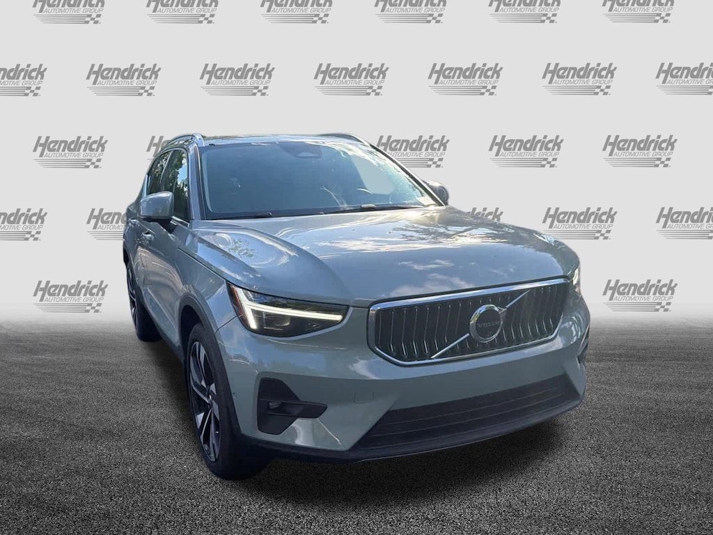 Certified 2024 Volvo XC40 Plus Bright Theme SUV