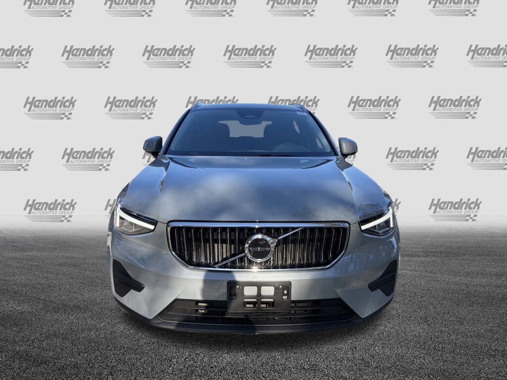 Certified 2025 Volvo XC40 Core Bright Theme SUV