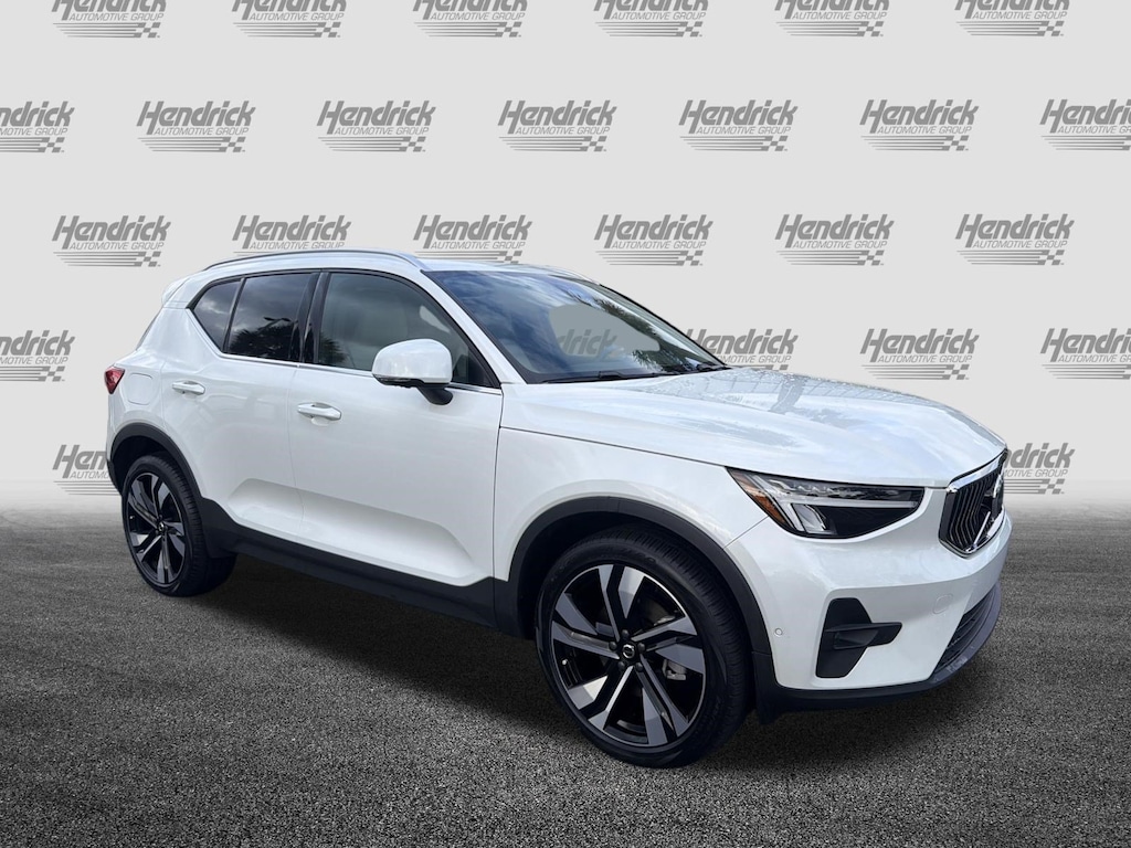 Certified 2023 Volvo XC40 Plus Bright Theme SUV