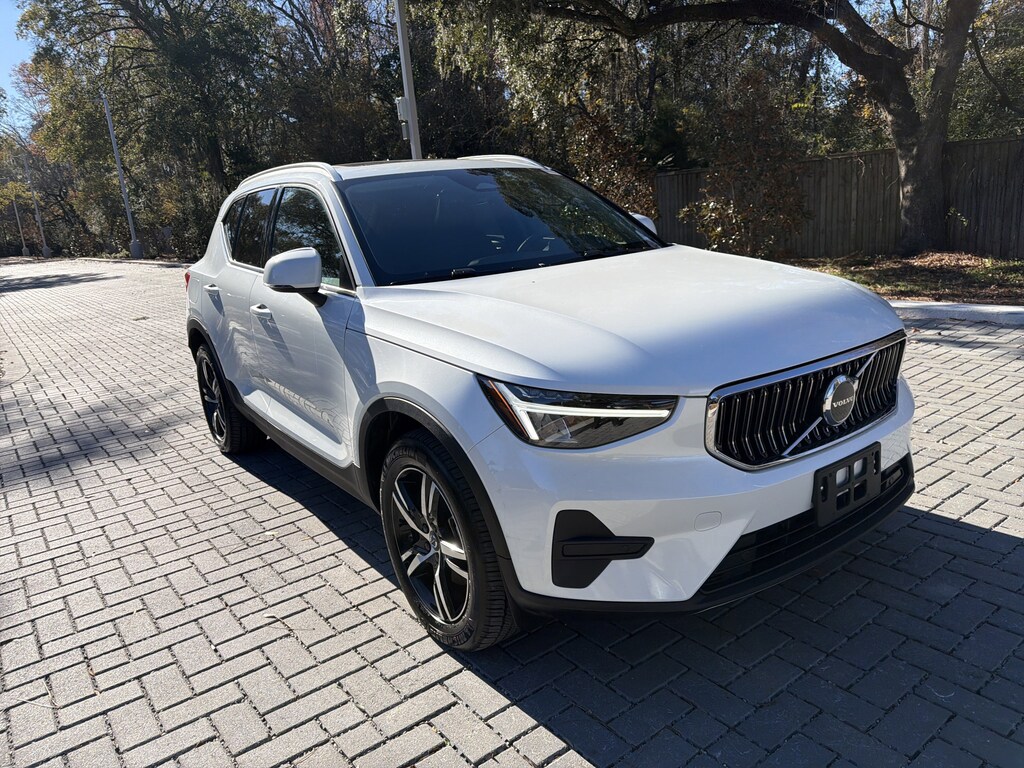 Certified 2025 Volvo XC40 Core Bright Theme SUV