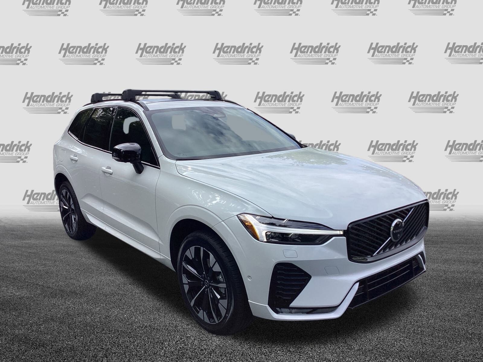 2026 Volvo XC60 B5 Plus photo 2