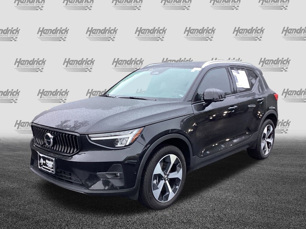 Certified 2024 Volvo XC40 Plus Bright Theme SUV