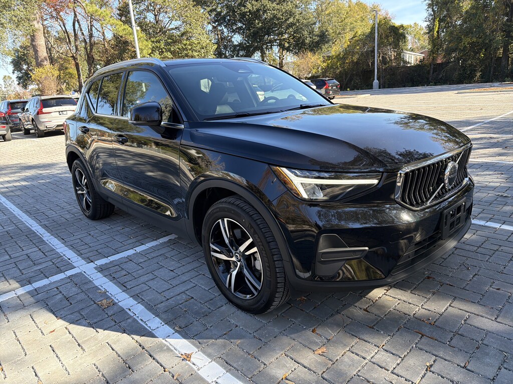 Certified 2025 Volvo XC40 Core Bright Theme SUV