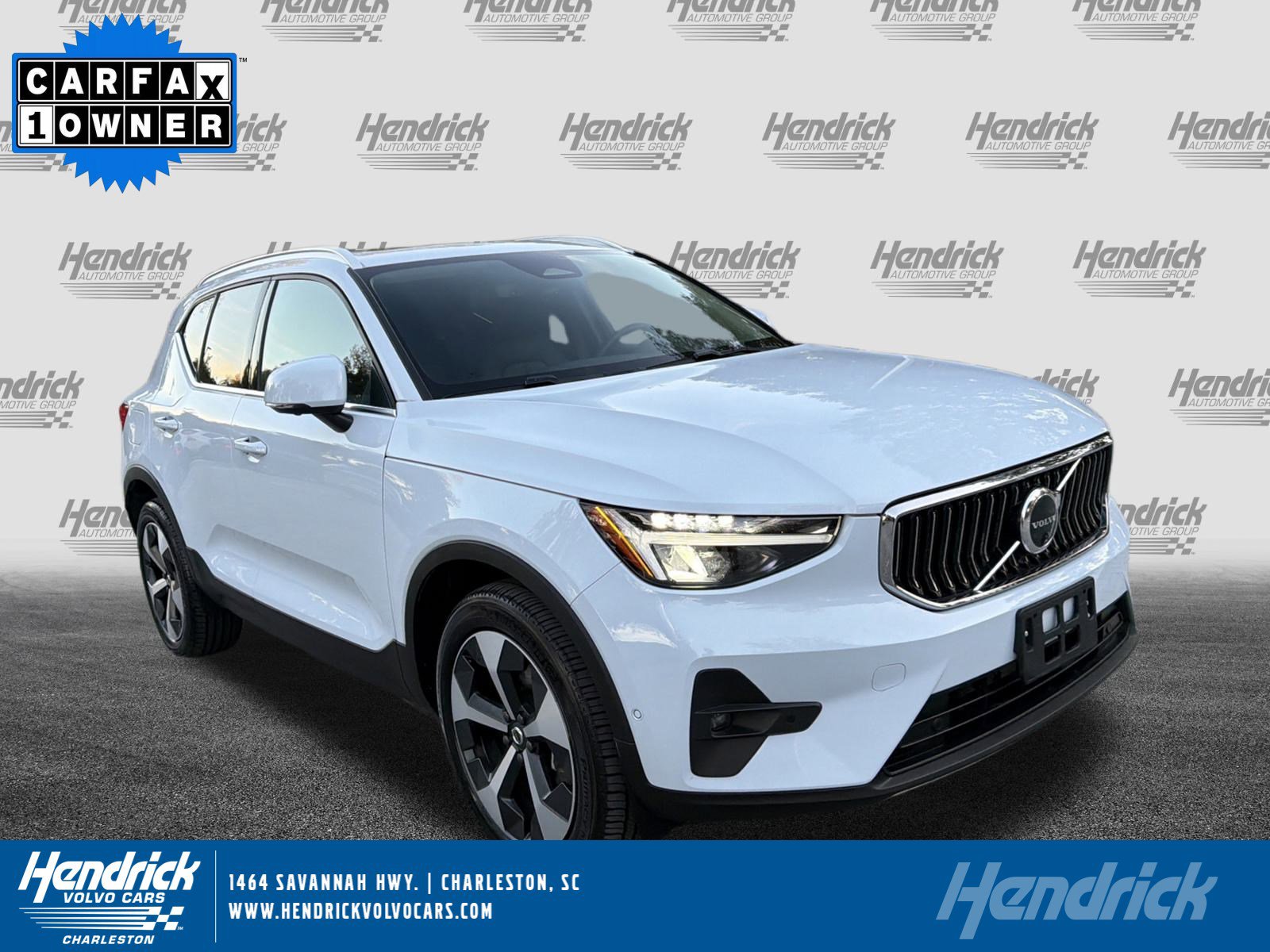 2025 Volvo XC40 Plus's photo