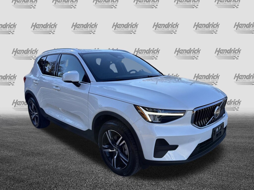 Certified 2025 Volvo XC40 Core Bright Theme SUV