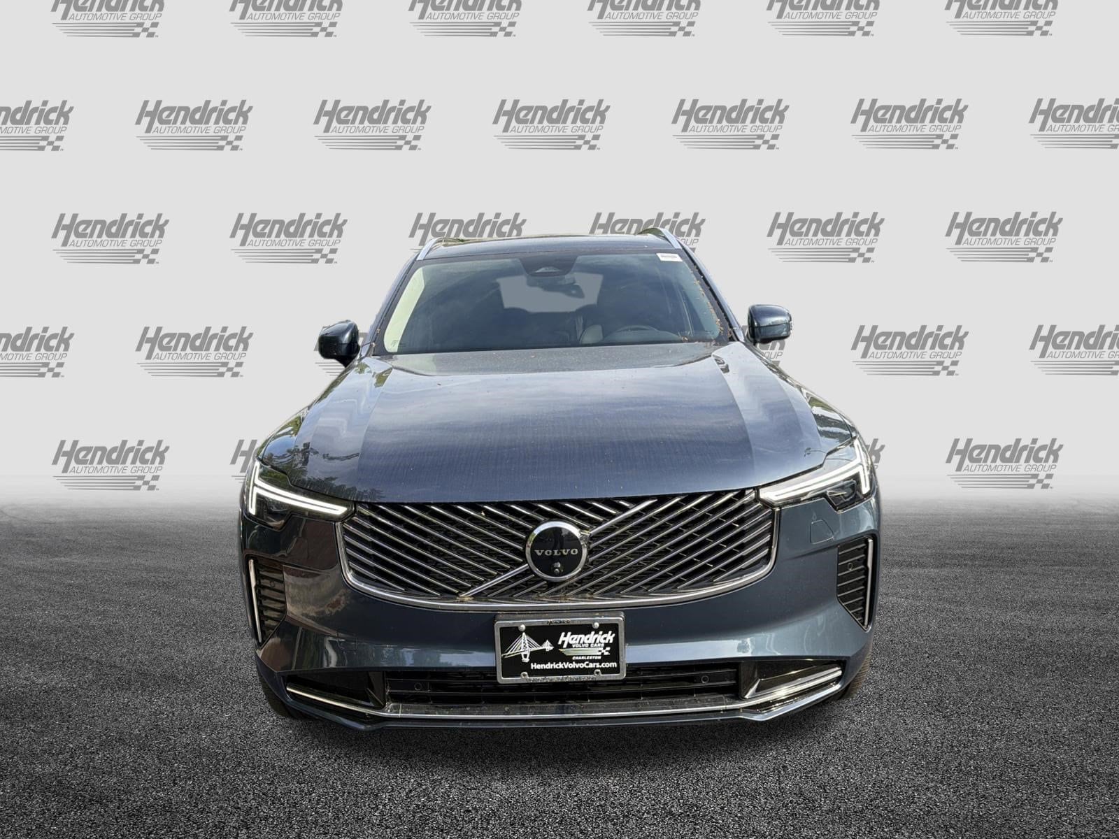 2025 Volvo XC90 Plus photo 2