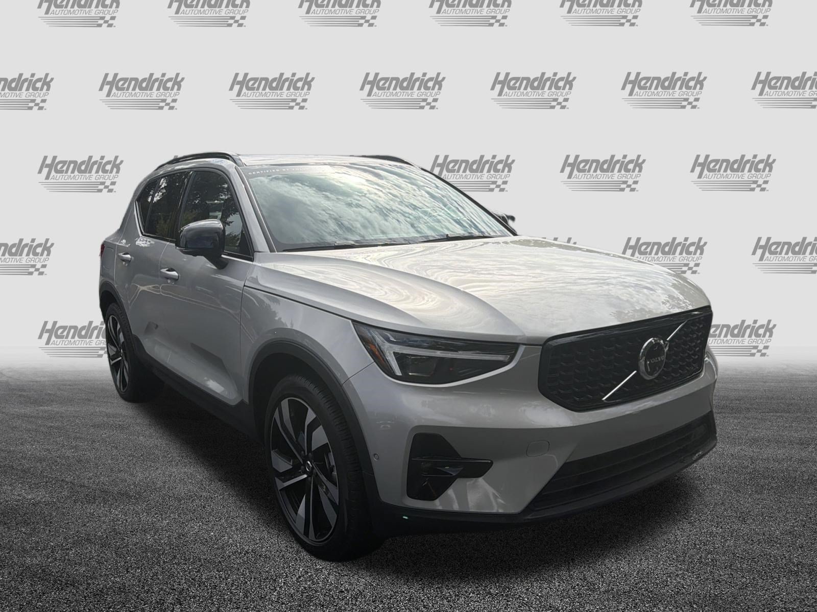 Certified 2025 Volvo XC40 Ultra Dark Theme SUV