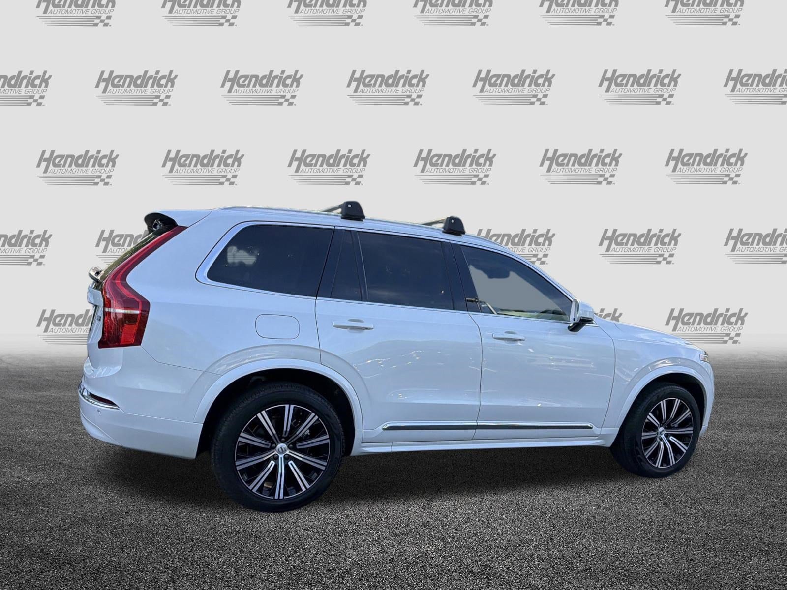 2025 Volvo XC90 Core photo 3