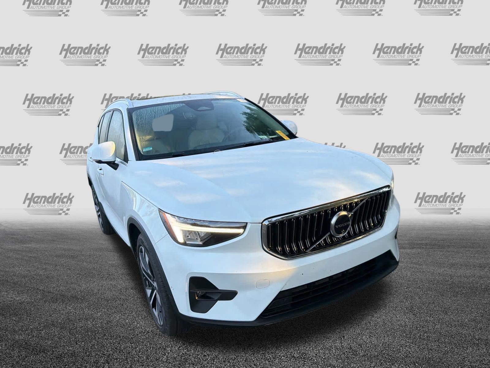 2024 Volvo XC40 Plus Bright Theme SUV