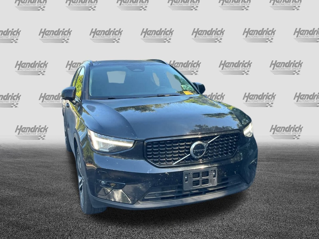 Certified 2025 Volvo XC40 Plus Dark Theme SUV