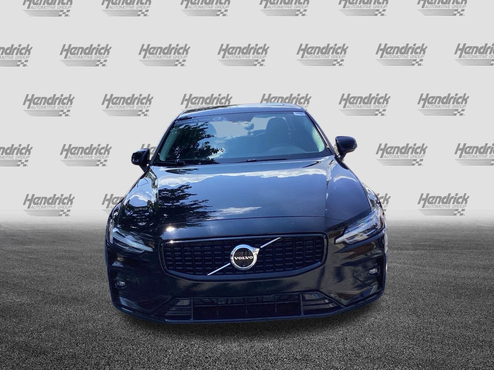 2024 Volvo S60 Plus photo 3