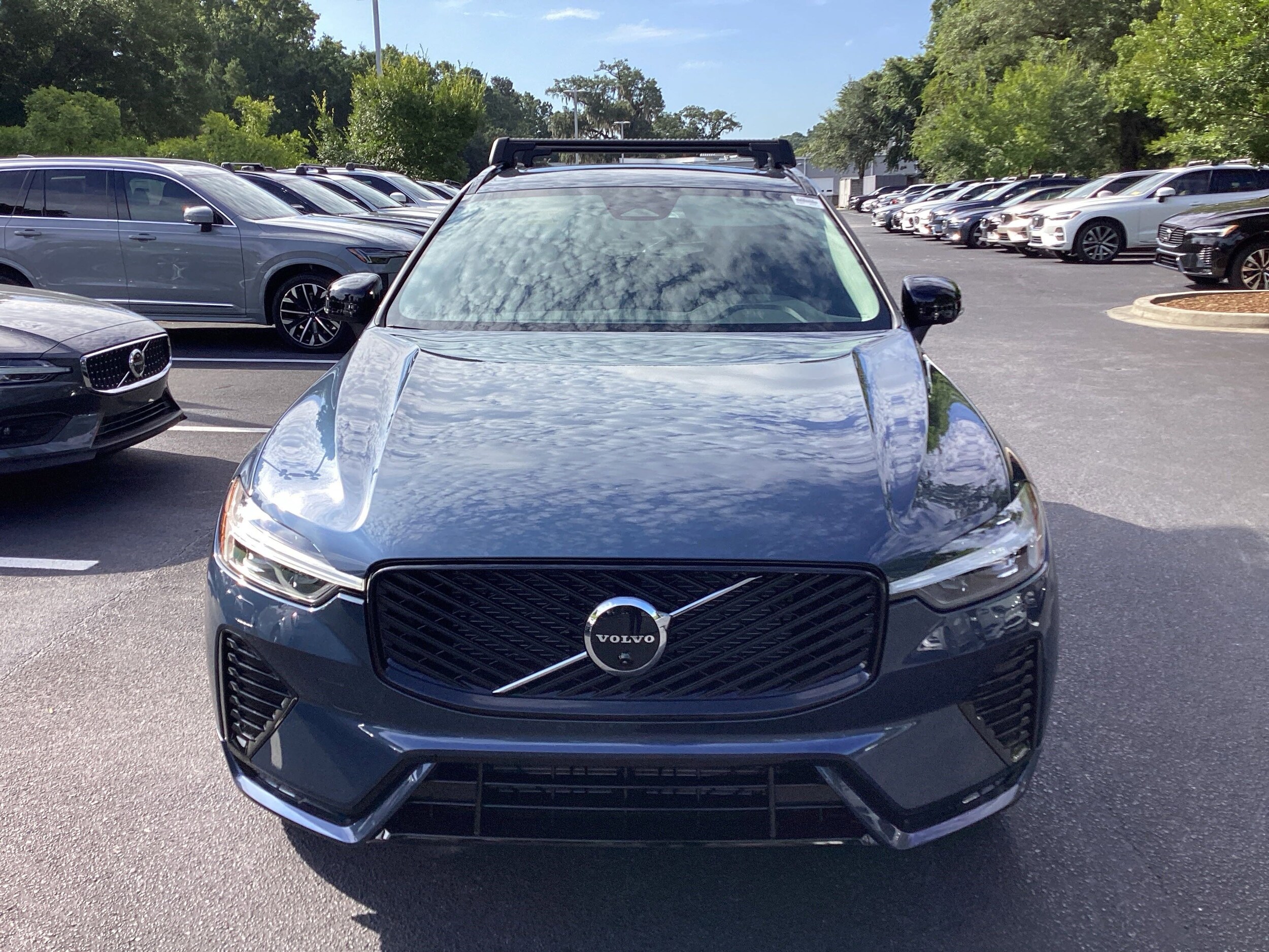 2026 Volvo XC60 B5 Plus photo 3